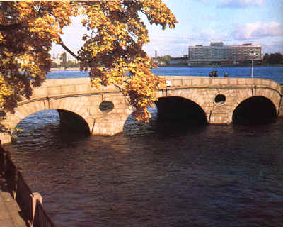 prachech.bmp (384056 bytes)